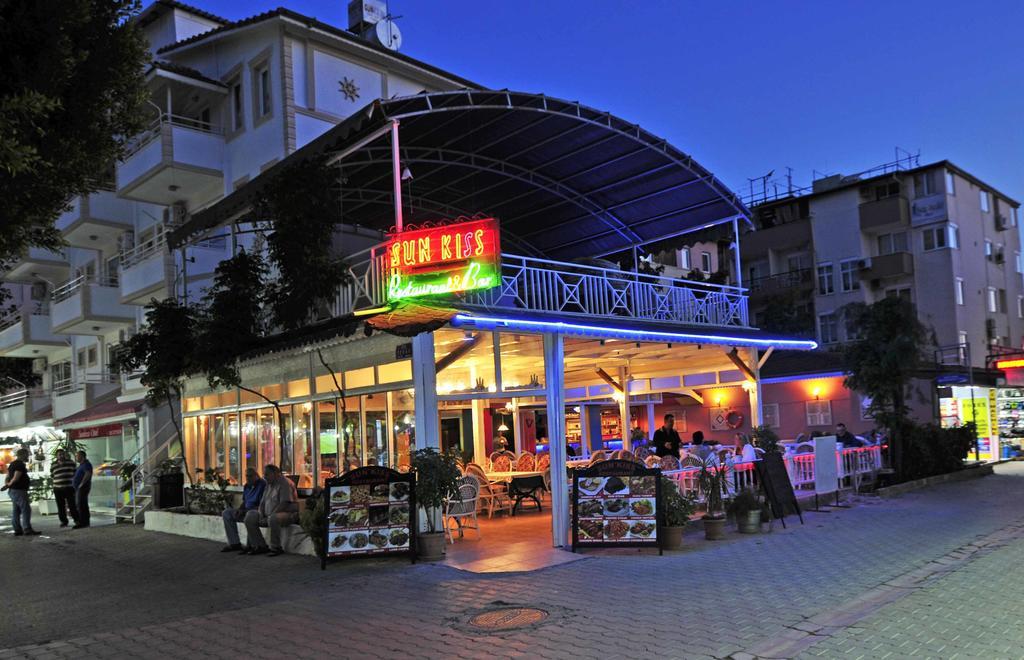 Sun Kiss Hotel Sidé Extérieur photo